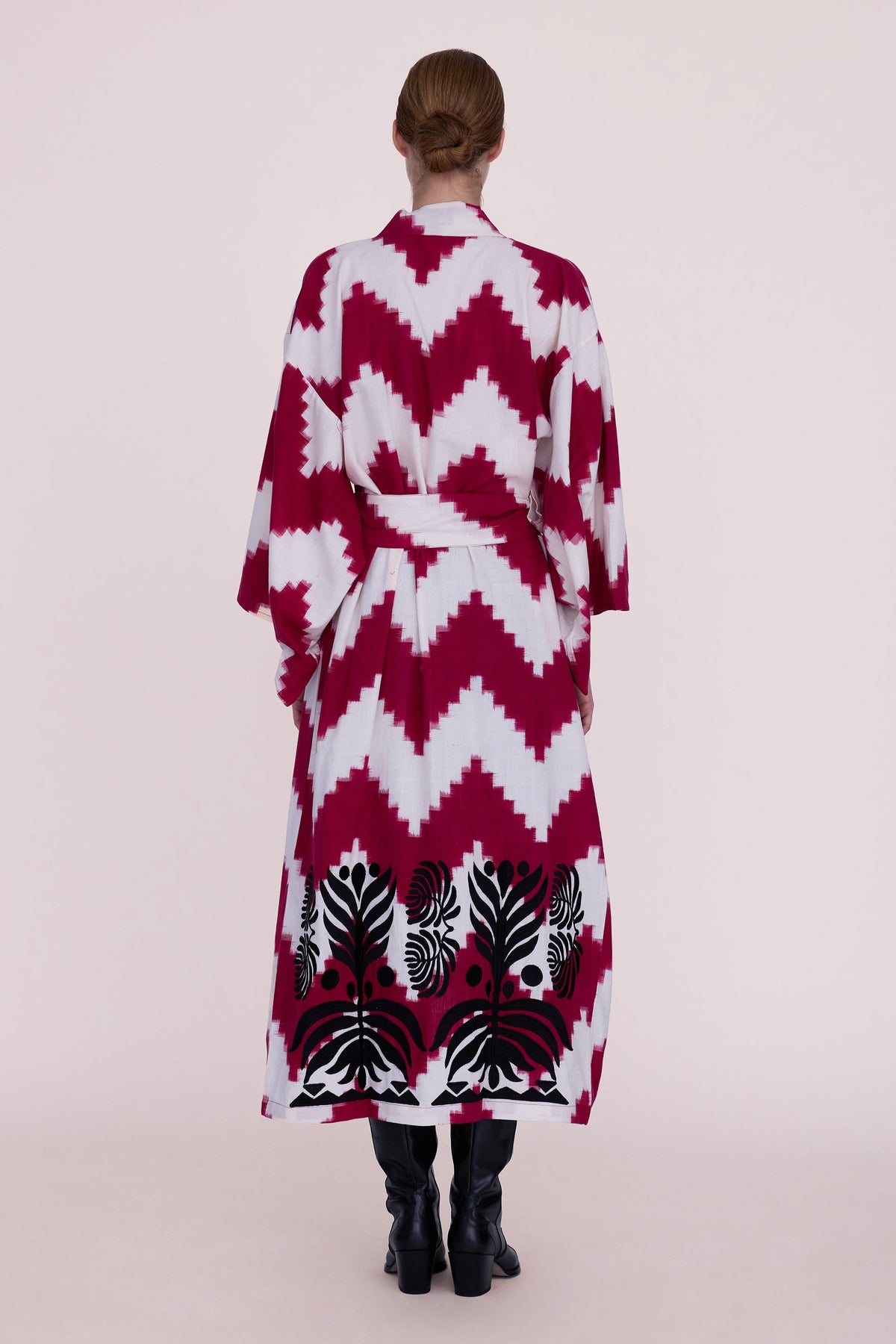 Jain Red Kimono in L/XL RED - Sustainable Fashion by KLEED LOUNGEWEAR