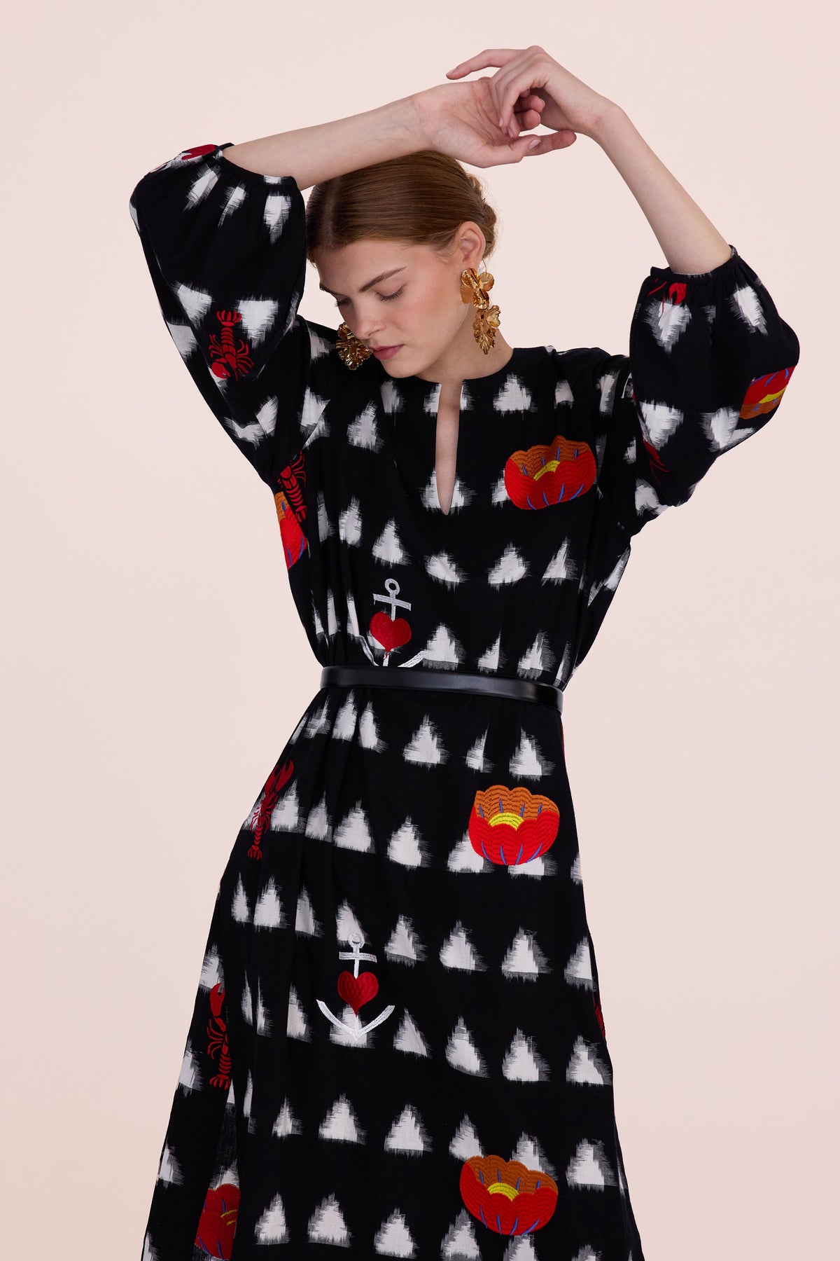 Gondi Black Kaftan in XS/S BLACK - Sustainable Fashion by KLEED LOUNGEWEAR