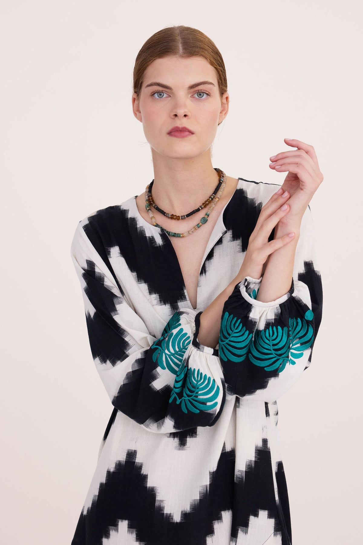 Gadisar Black Kaftan in S/M BLACK - Sustainable Fashion by KLEED LOUNGEWEAR