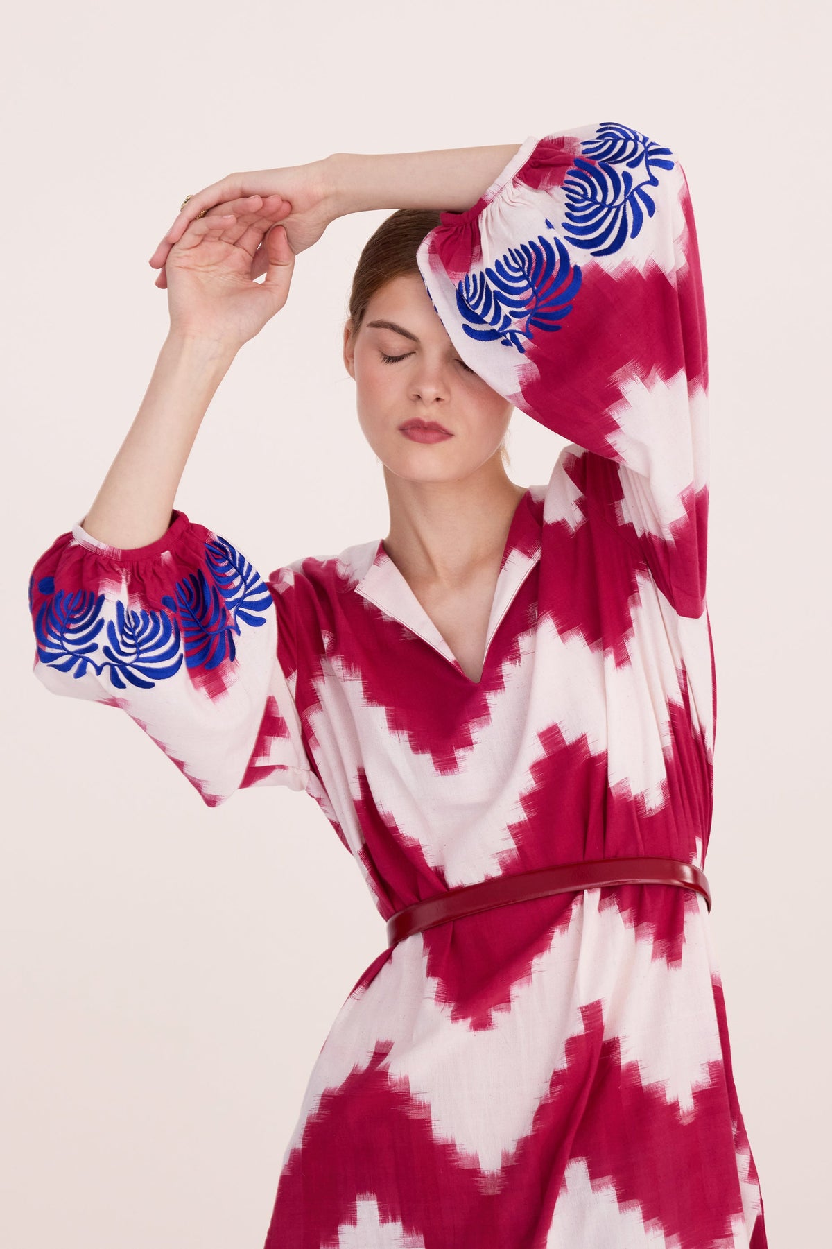 Gadisar Red Kaftan in XS/S RED - Sustainable Fashion by KLEED LOUNGEWEAR