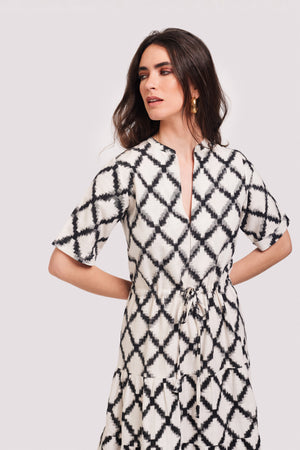 White Bikaner Dress in M/L WHITE - Sustainable Fashion by KLEED LOUNGEWEAR