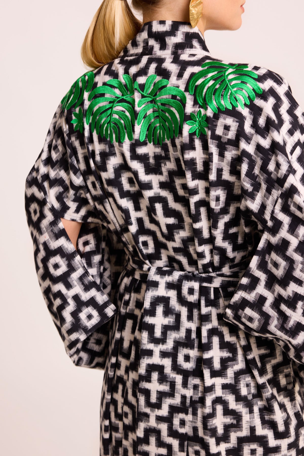 Rodoo White Kimono in S/M WHITE - Sustainable Fashion by KLEED LOUNGEWEAR
