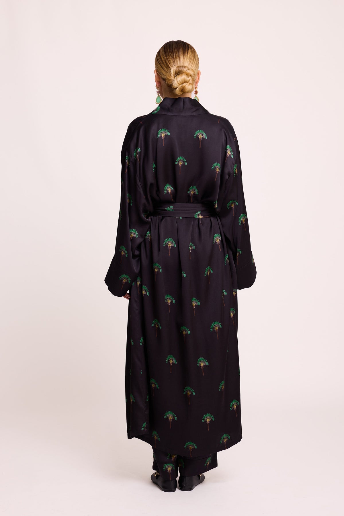 Khajoor Robe in SMALL BLACK - Sustainable Fashion by KLEED LOUNGEWEAR