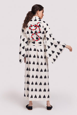 White Savannah Kimono in S/M WHITE - Sustainable Fashion by KLEED LOUNGEWEAR