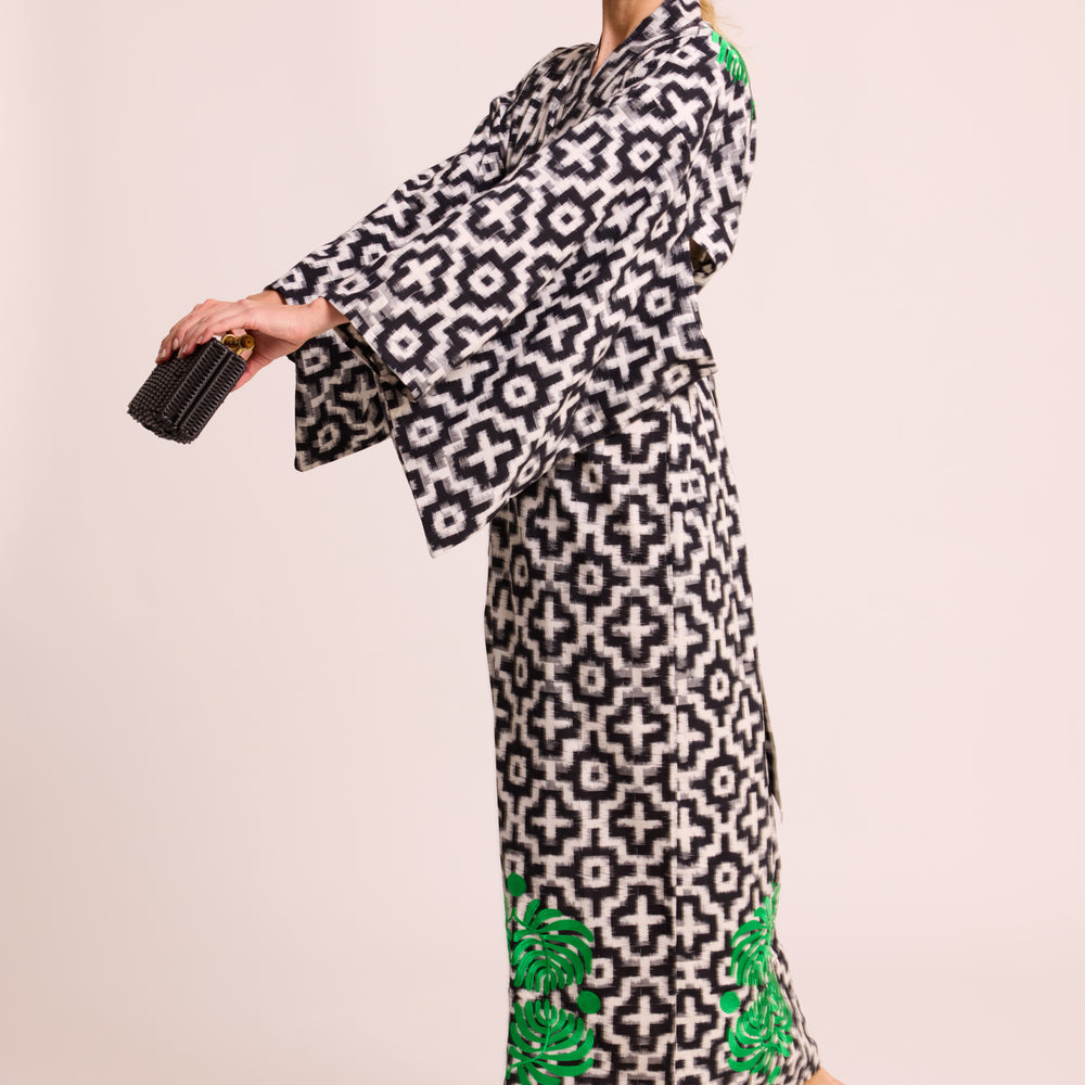 
                      
                        cotton-kimono-white-4
                      
                    