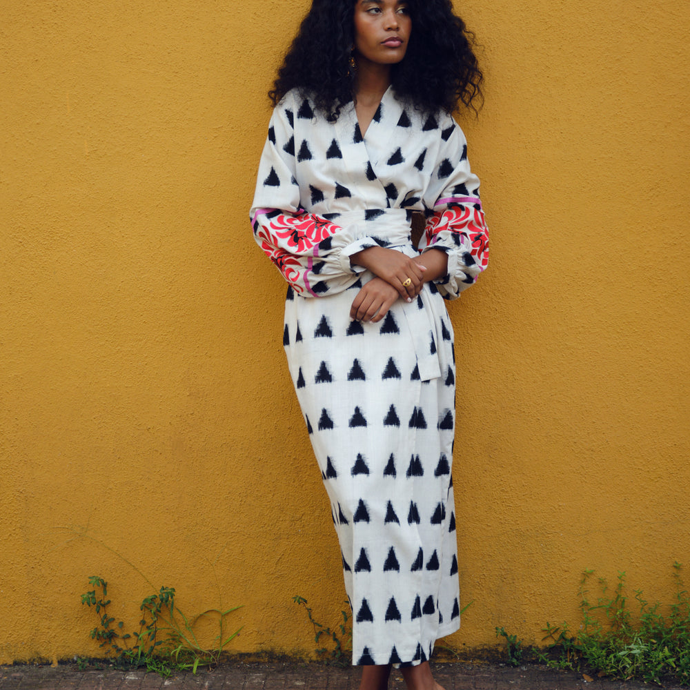 
                      
                        White Kandy Kimono
                      
                    