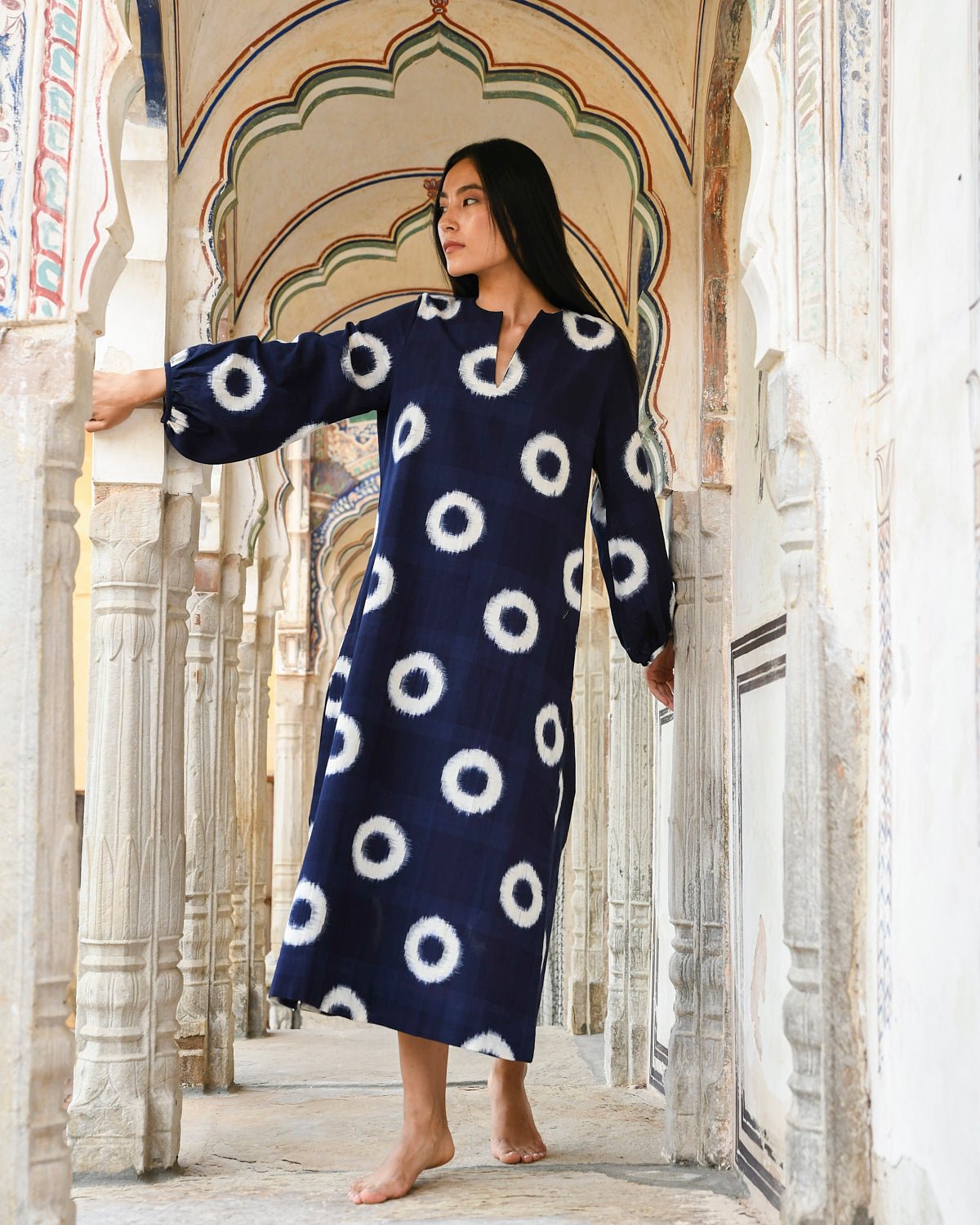 Kleed Blue Manda Kaftan, a kaftan dress with bold blue pattern