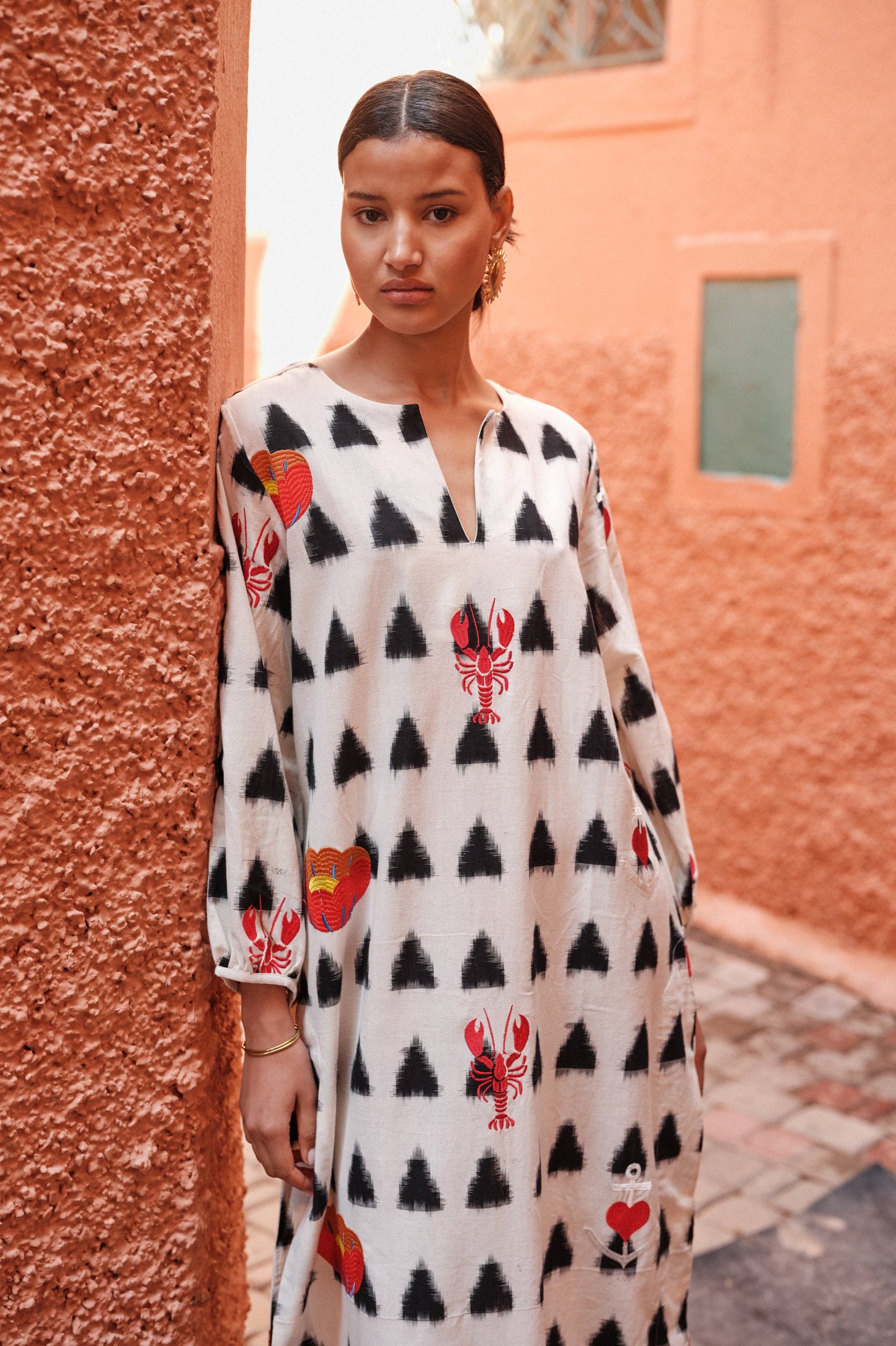 Gondi White Kaftan | Luxury Handcrafted Kaftan | KLEED Gondi White Kaftan | Luxury Handcrafted Kaftan | KLEED