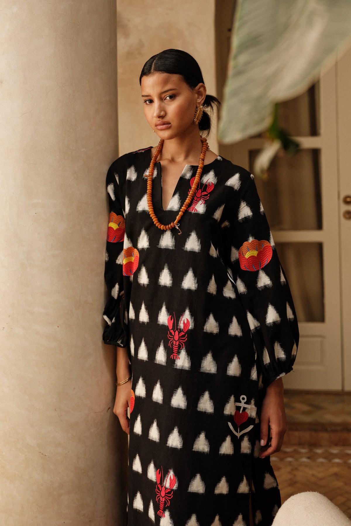 Gondi Black Kaftan in XS/S BLACK - Sustainable Fashion by KLEED LOUNGEWEAR