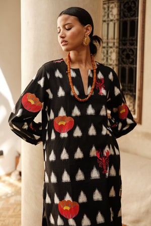 Gondi Black Kaftan in XS/S BLACK - Sustainable Fashion by KLEED LOUNGEWEAR