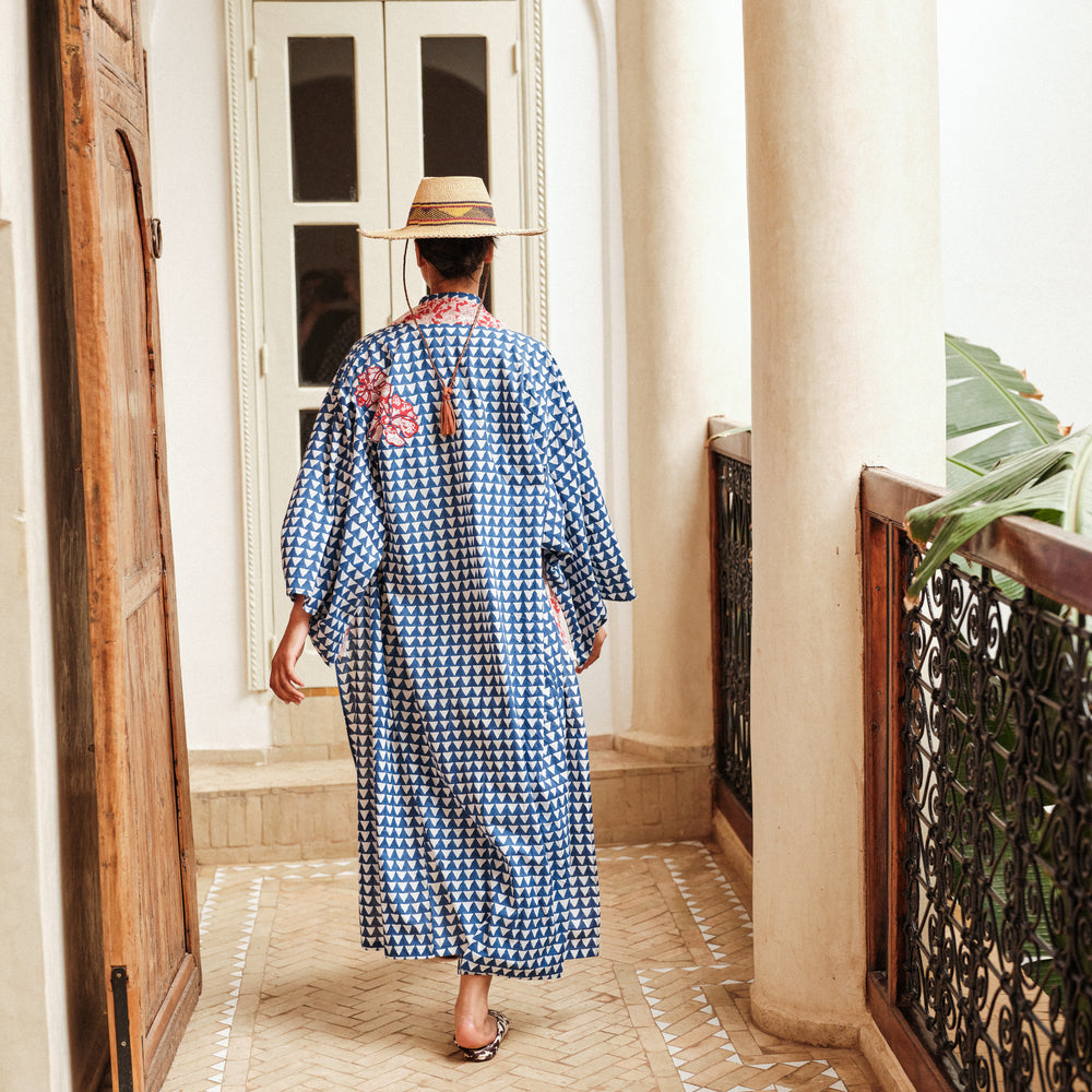 
                      
                        Blue Sambar Naya Kimono
                      
                    