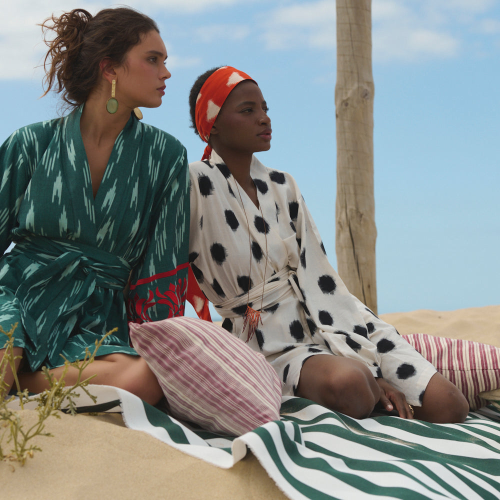 
                      
                        Zimbabwe Kandy Short Kimono [KLEED]
                      
                    