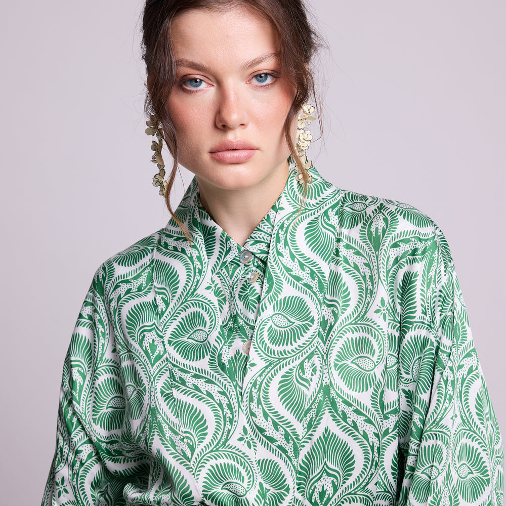 
                      
                        Kushee Green Robe [KLEED]
                      
                    