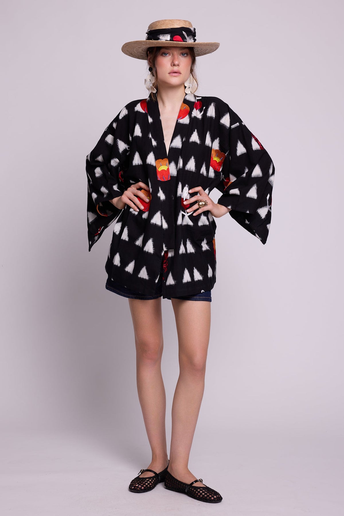 Gondi Black Short Kimono in S/M BLACK - Sustainable Fashion by KLEED LOUNGEWEAR