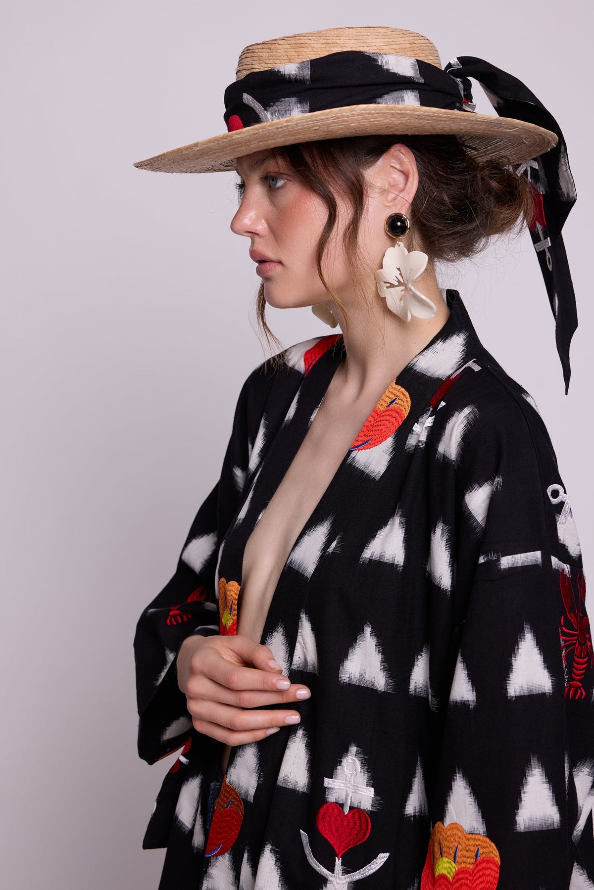 Gondi Black Short Kimono in S/M BLACK - Sustainable Fashion by KLEED LOUNGEWEAR