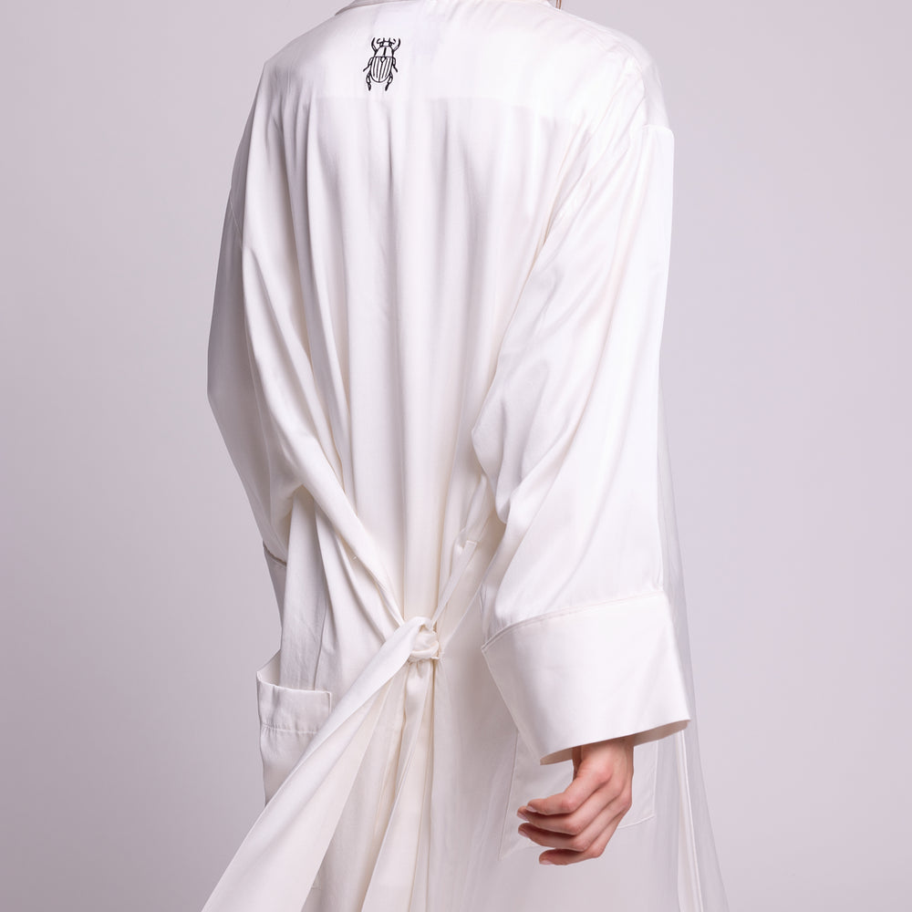
                      
                        Jamun White Robe [KLEED]
                      
                    
