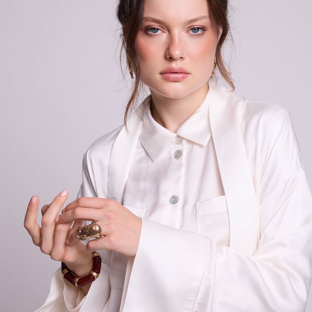 
                      
                        Jamun White Robe [KLEED]
                      
                    
