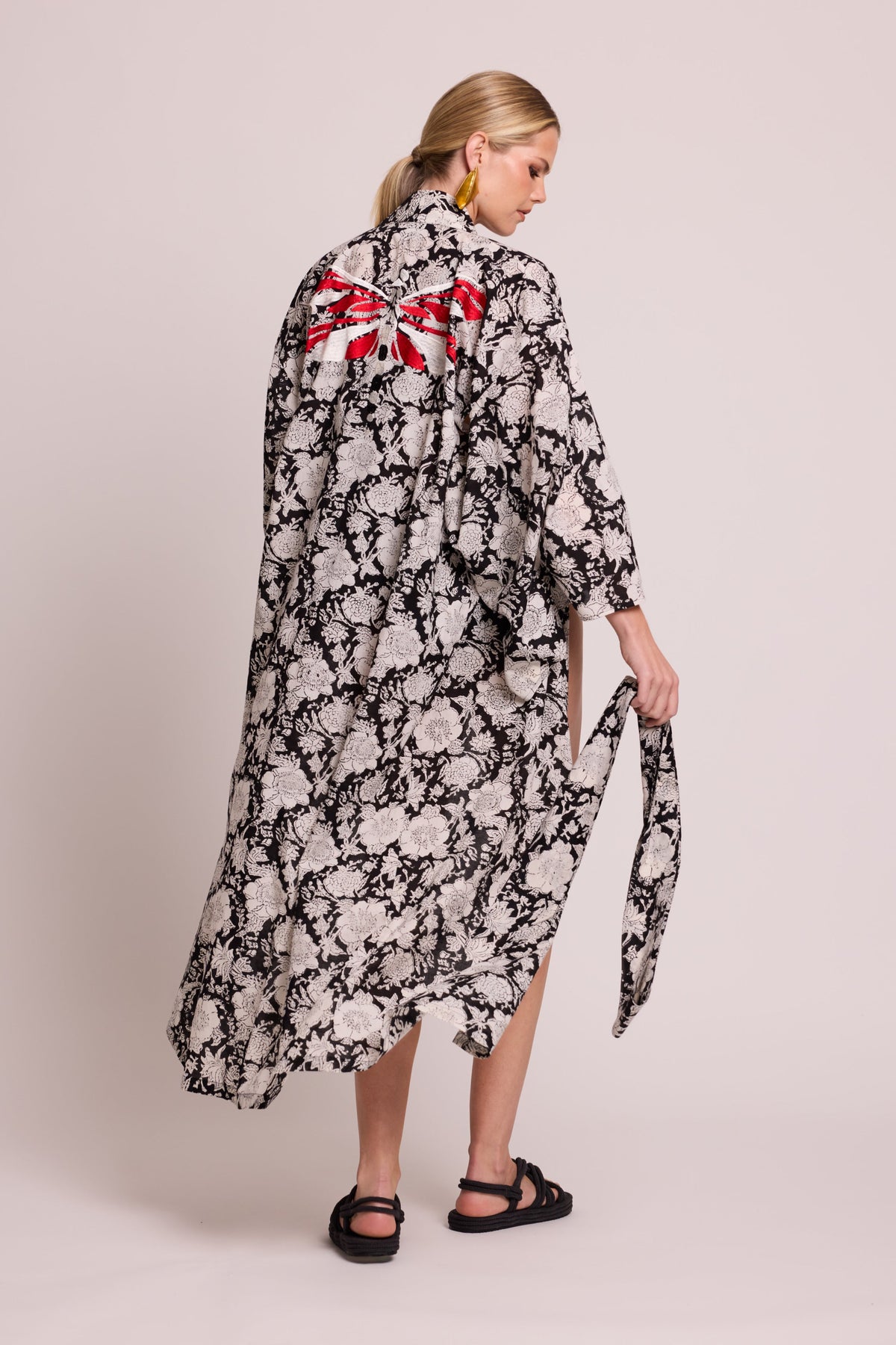 Kiula Black Kimono in XS/S BLACK - Sustainable Fashion by KLEED LOUNGEWEAR