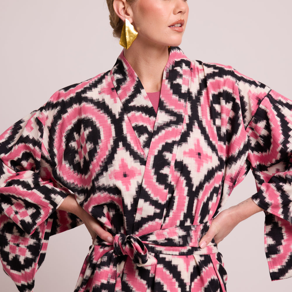 
                      
                        Malai Pink Kimono [KLEED]
                      
                    