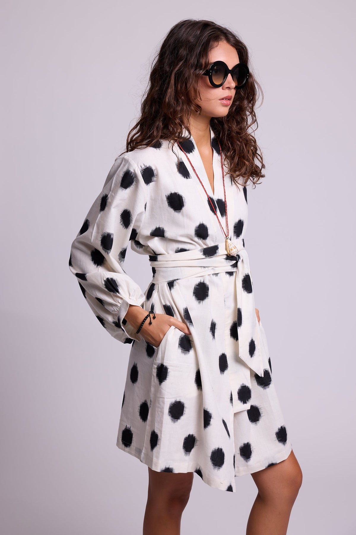 Black Dots Short Kimono in XS/S BLACK - Sustainable Fashion by KLEED LOUNGEWEAR