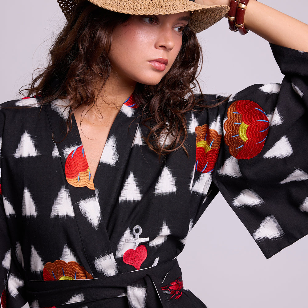 
                      
                        Gondi Black Short Kimono [KLEED]
                      
                    