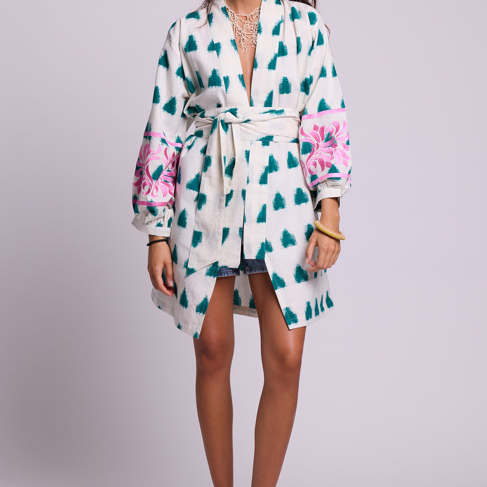
                      
                        Emerald Savannah Short Kimono [KLEED]
                      
                    