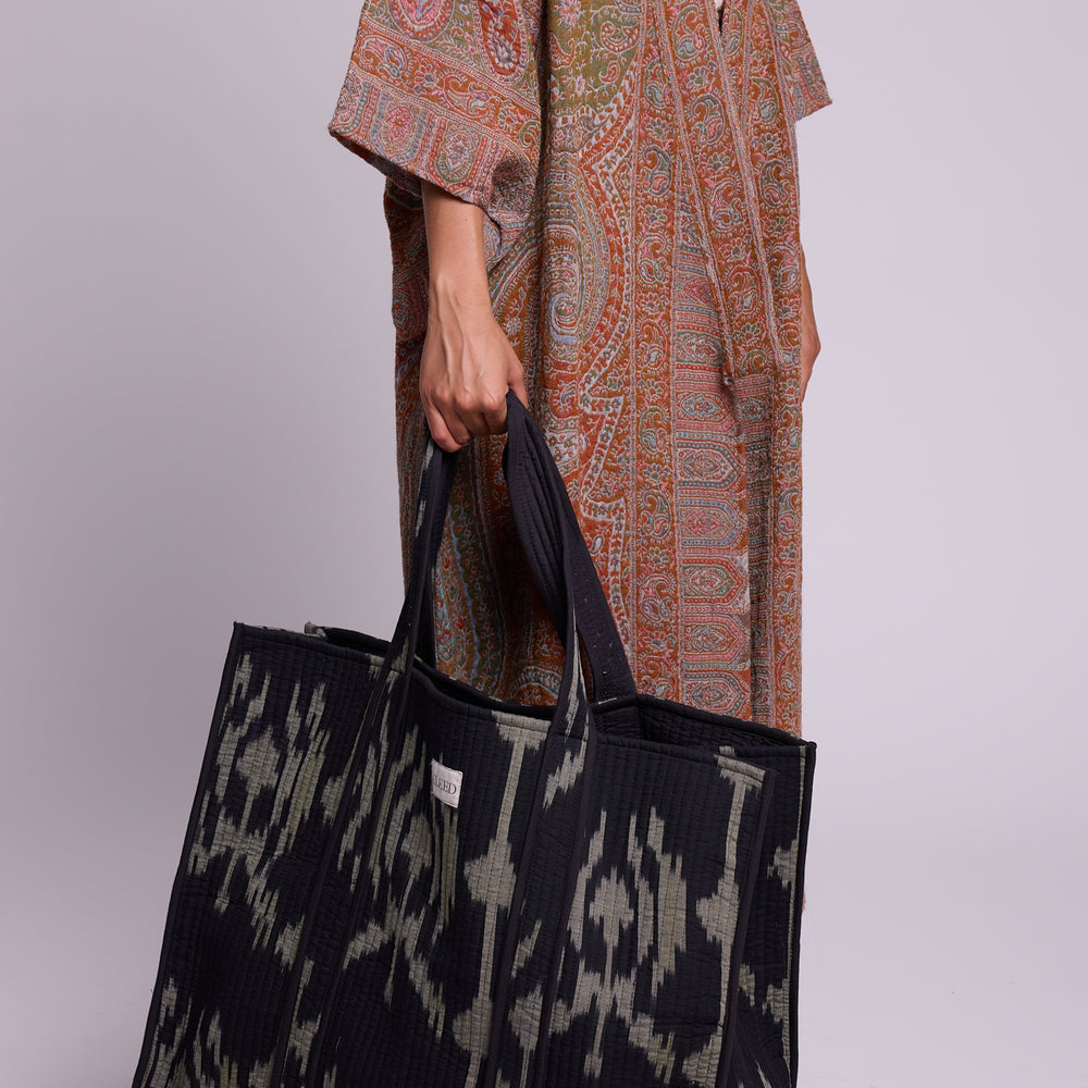
                      
                        Salmon Paisley Kimono Coat [KLEED]
                      
                    