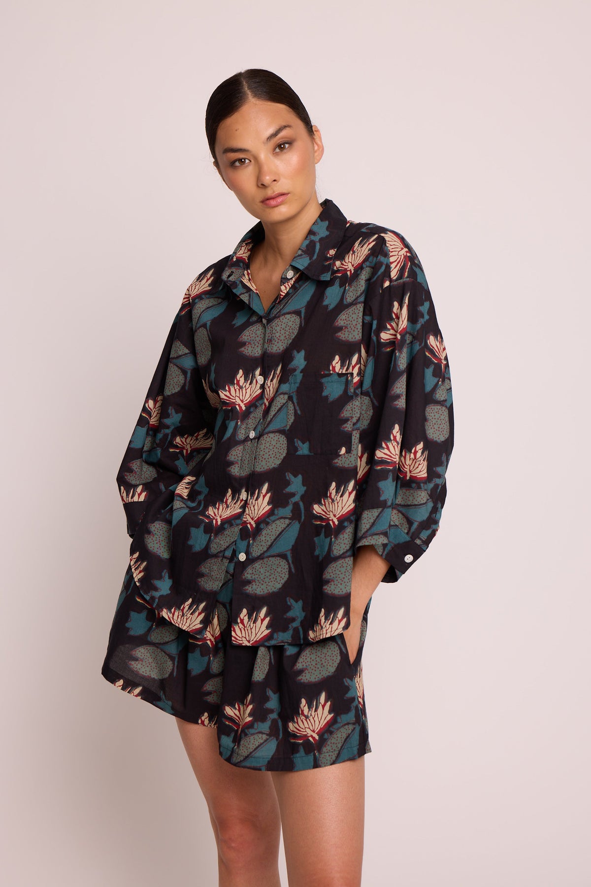 Naula Black Pyjama in XS/S BLACK - Sustainable Fashion by KLEED LOUNGEWEAR