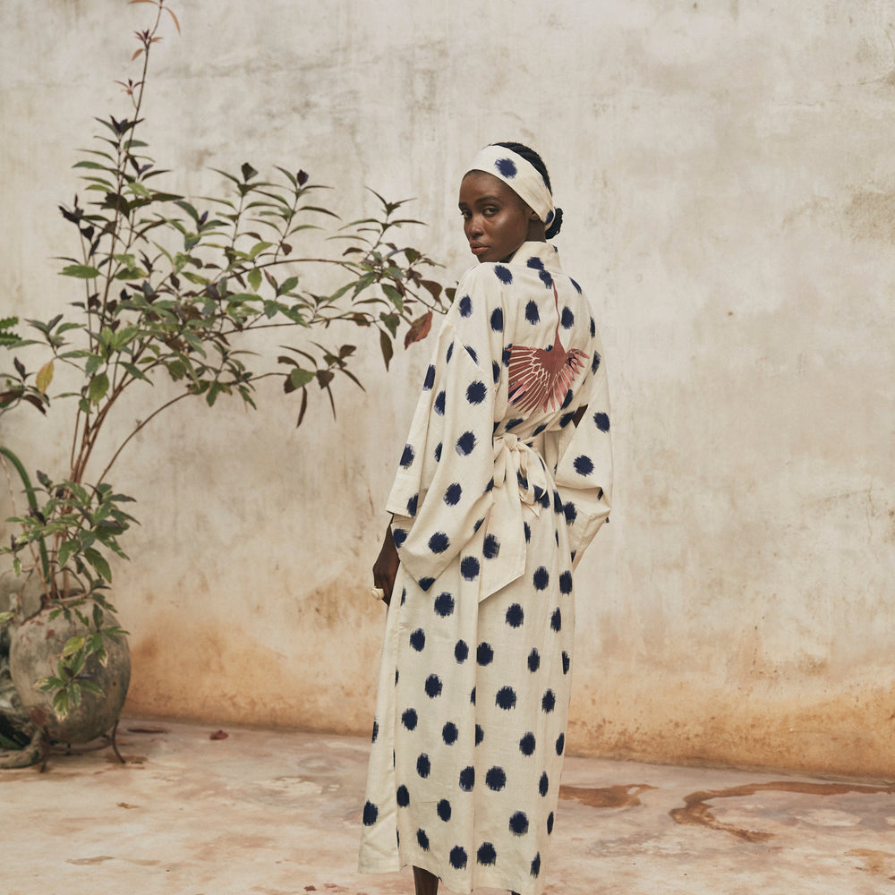 
                      
                        Blue Dots Bee Kimono in XS/S BLUE - Sustainable Fashion by KLEED LOUNGEWEAR
                      
                    