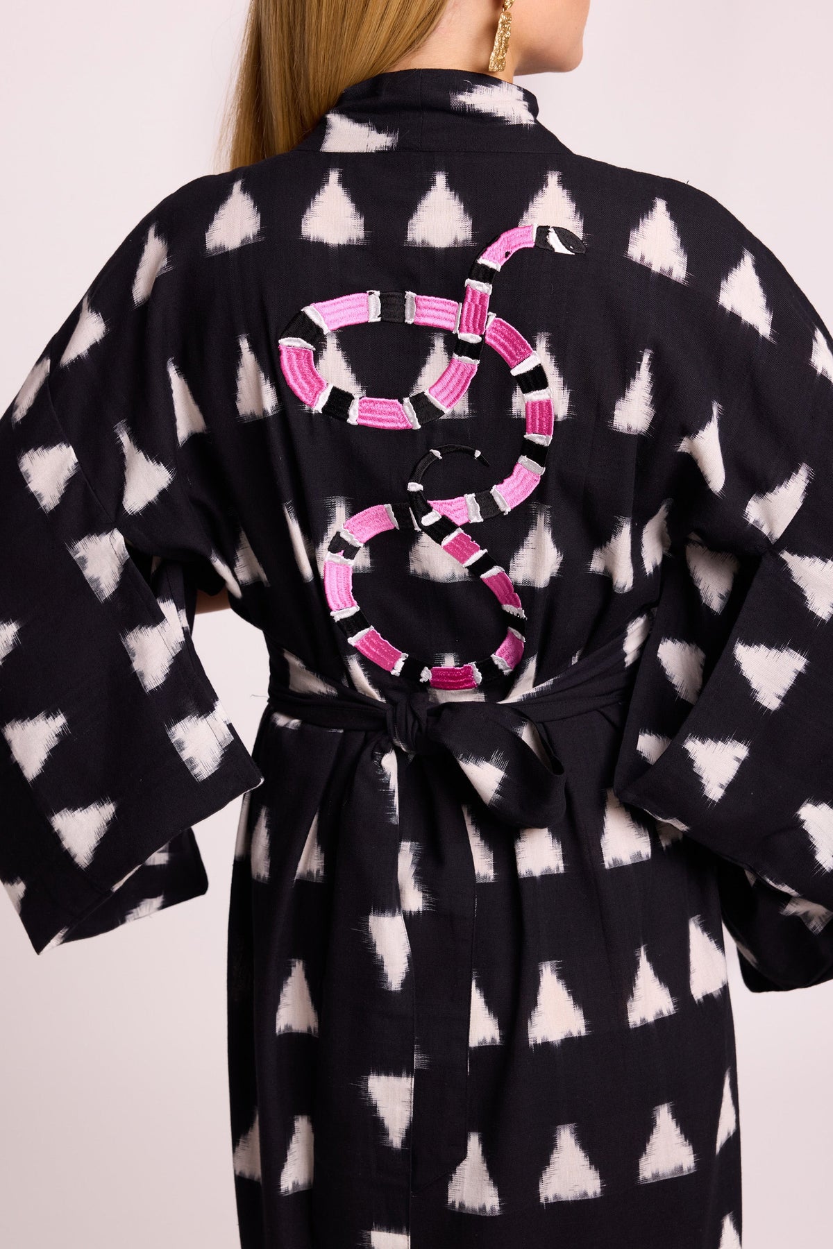 Black Savannah Snake Kimono in XS/S BLACK - Sustainable Fashion by KLEED LOUNGEWEAR