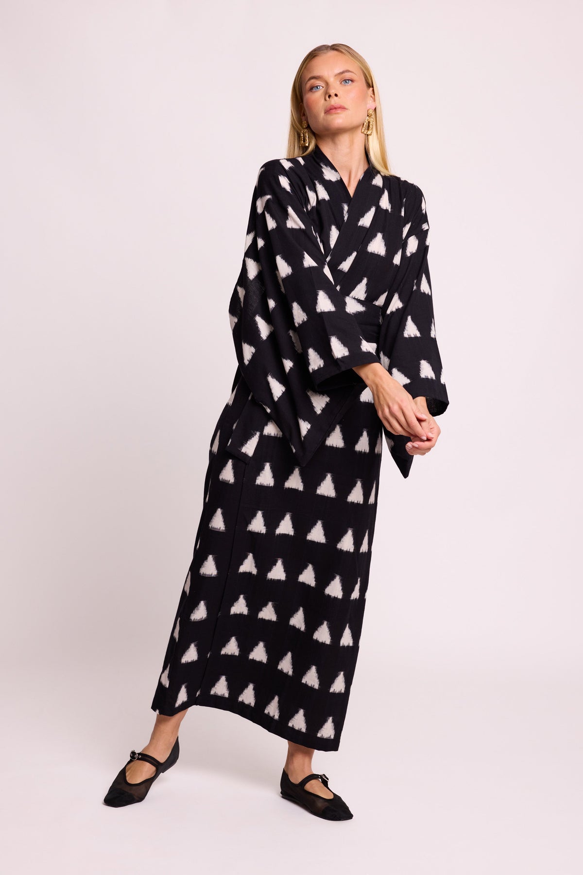 Black Savannah Snake Kimono in XS/S BLACK - Sustainable Fashion by KLEED LOUNGEWEAR