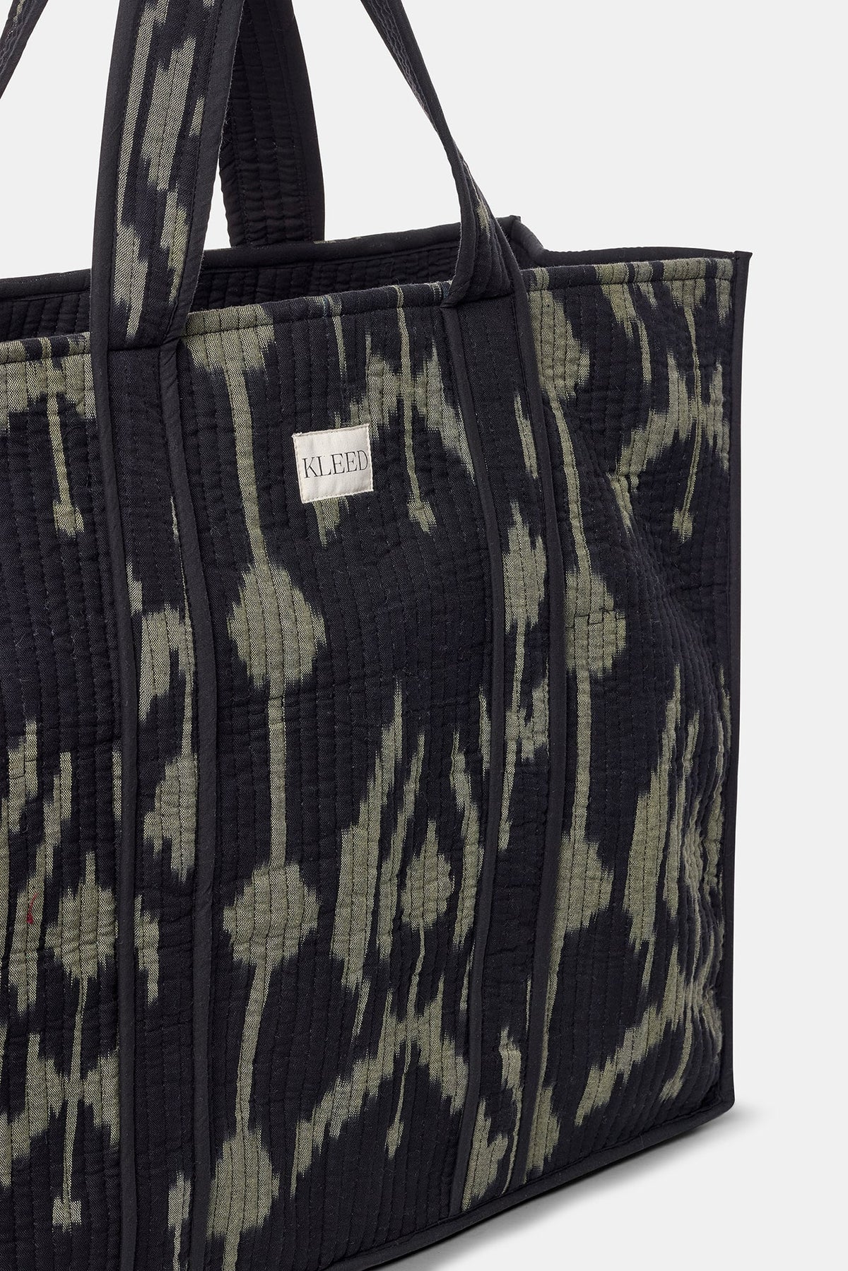 Congo Weekender in ONE SIZE BLACK - Sustainable Fashion by KLEED LOUNGEWEAR