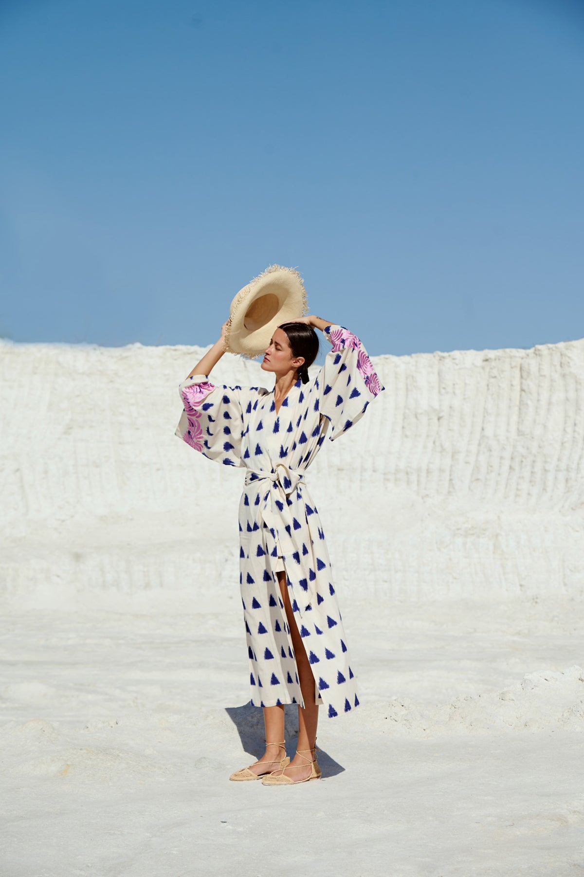 Jaisal White Kimono [KLEED]